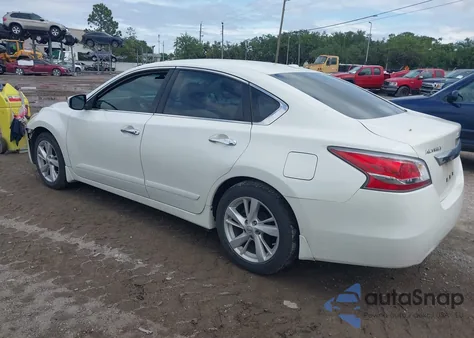 2015 Nissan Altima 2.5 Sv z USA, uszkodzony, nr VIN 1N4AL3AP7FC130007